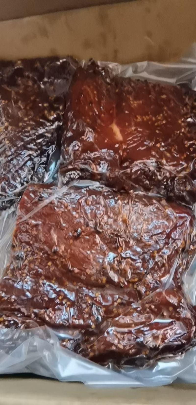 大块肉干度好，有嚼劲麻辣五香味，老少皆宜