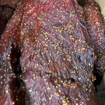 大块肉干度好，有嚼劲麻辣五香味，老少皆宜