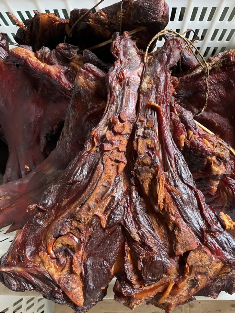 恩施猪脚烟熏猪脚熏长脚农家土猪脚腊猪脚