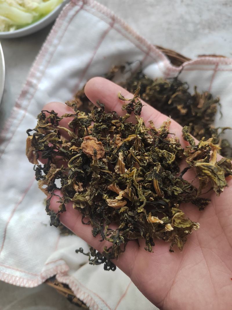 梅干菜/梅菜/梅菜扣肉/梅菜饼/淡盐/蒸煮过。