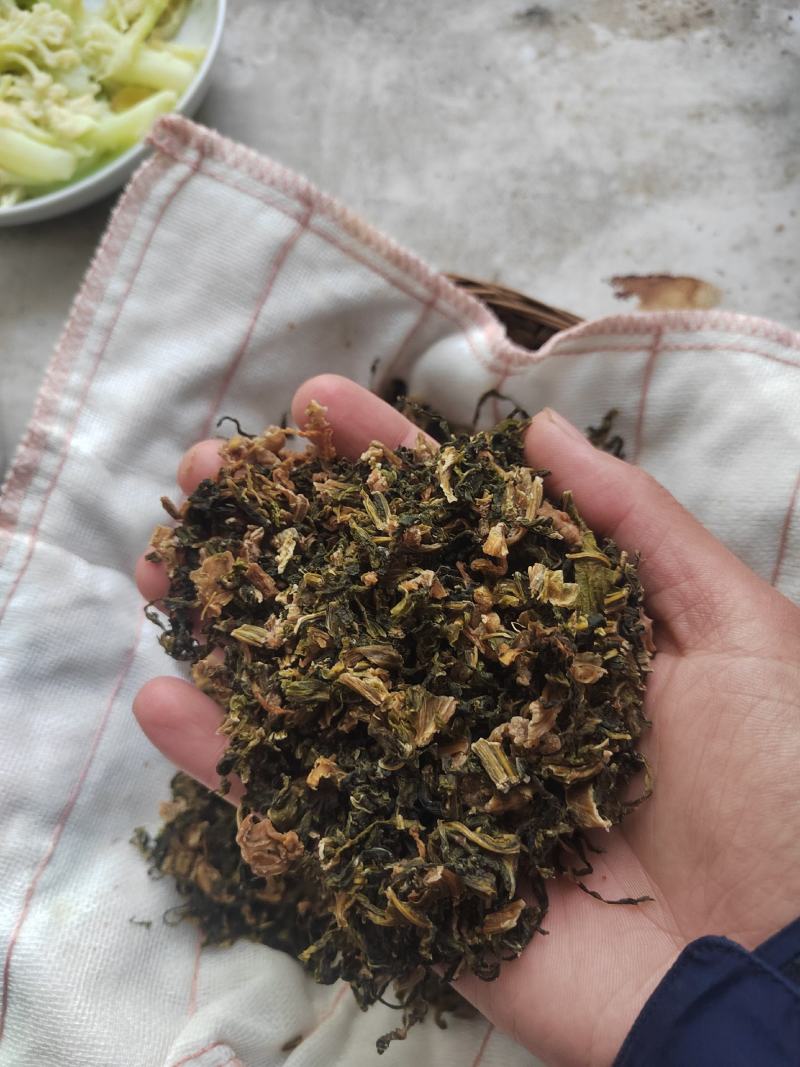 梅干菜/梅菜/梅菜扣肉/梅菜饼/淡盐/蒸煮过。
