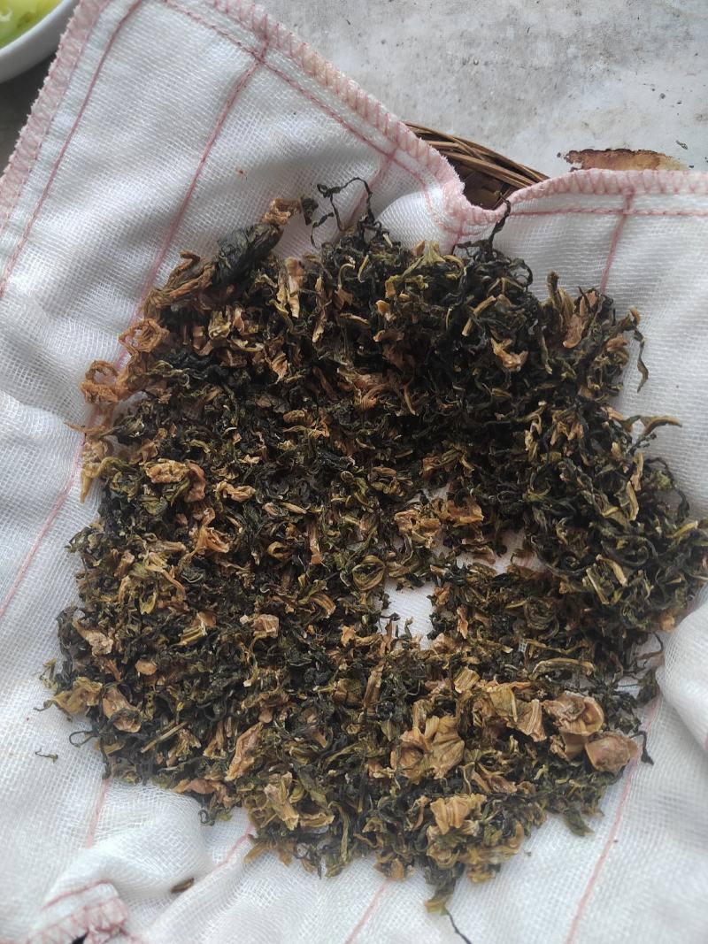 梅干菜/梅菜/梅菜扣肉/梅菜饼/淡盐/蒸煮过。