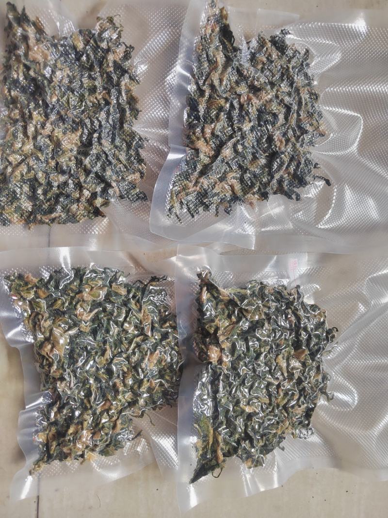 梅干菜/梅菜/梅菜扣肉/梅菜饼/淡盐/蒸煮过。