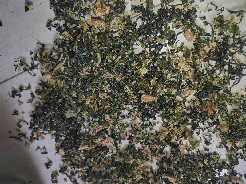 梅干菜/梅菜/梅菜扣肉/梅菜饼/淡盐/蒸煮过。
