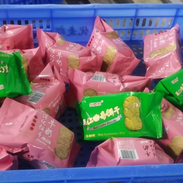 优麦郎饼干
