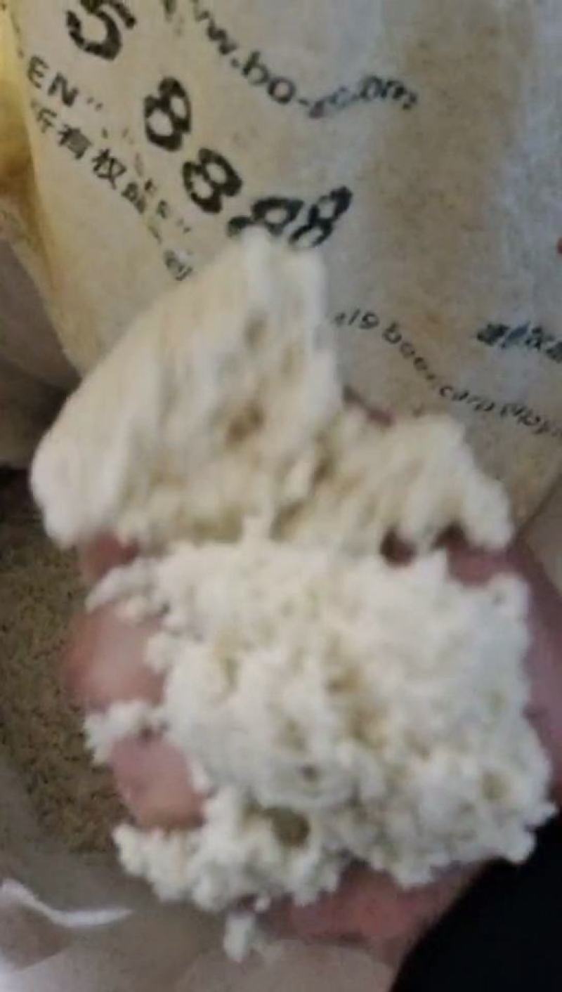发酵豆腐渣，含丰富的蛋白质，营养价值高，厂家直销