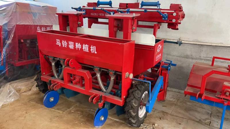 丹参种植机平栽机丹参平栽一垄两行起垄覆膜滴灌施肥移栽一体