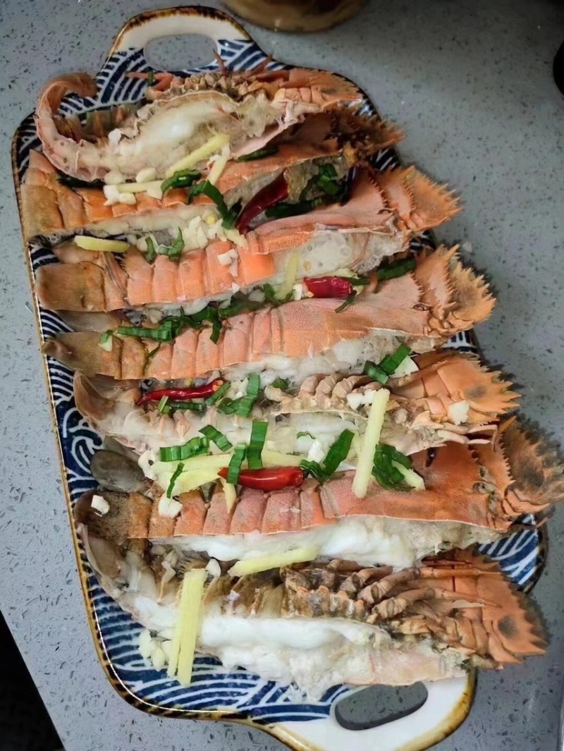 深海怪物琵琶虾，虽然长相奇特，但是肉质鲜嫩，味美可口