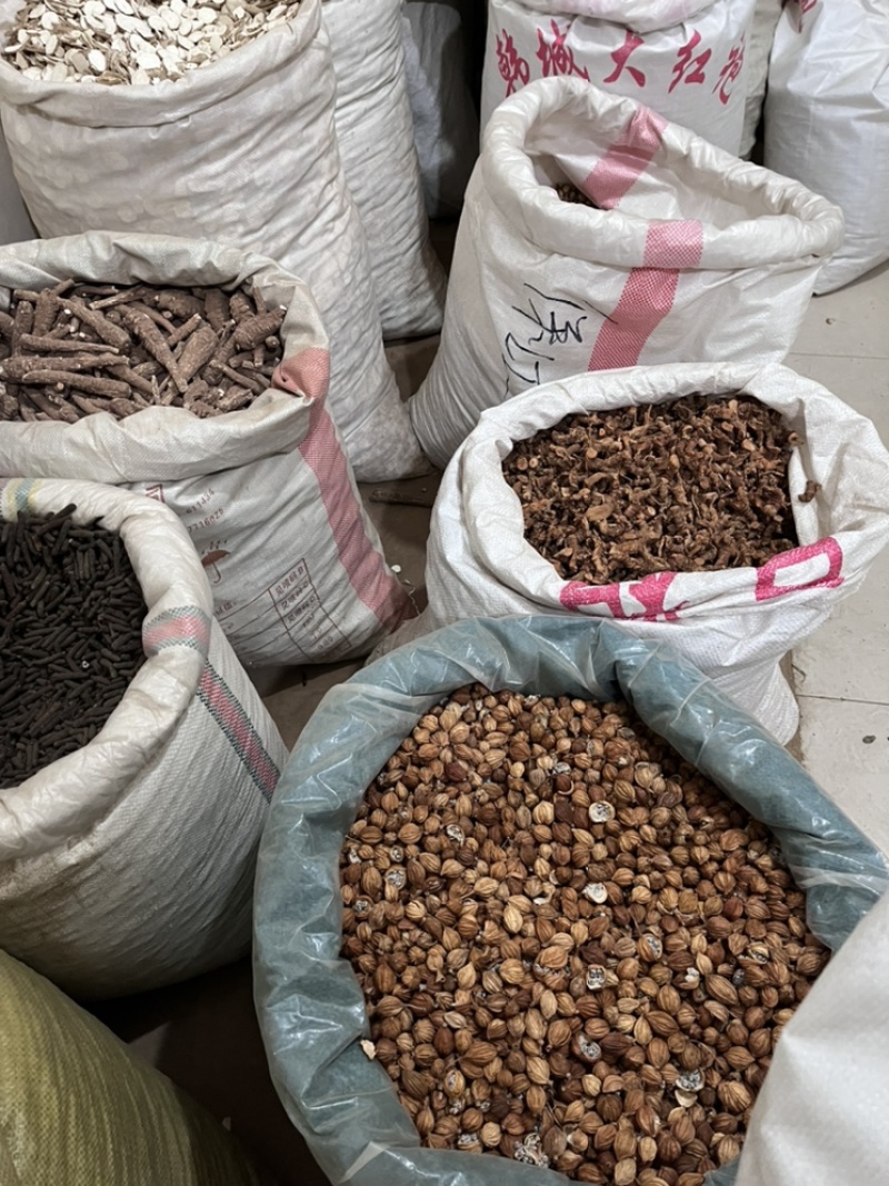 草果批发各种香料一手货源。产地直发欢迎选购