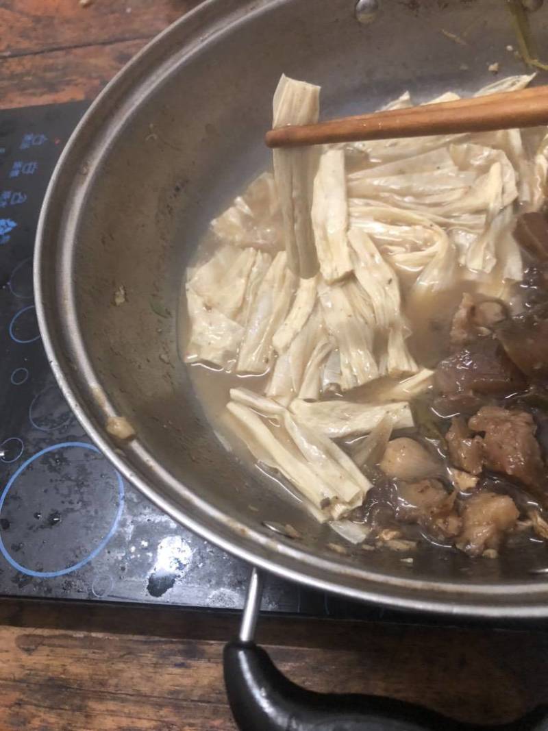 腐竹纯手工白豆山泉水腐竹，泡煮不烂，口感柔软，厂价直