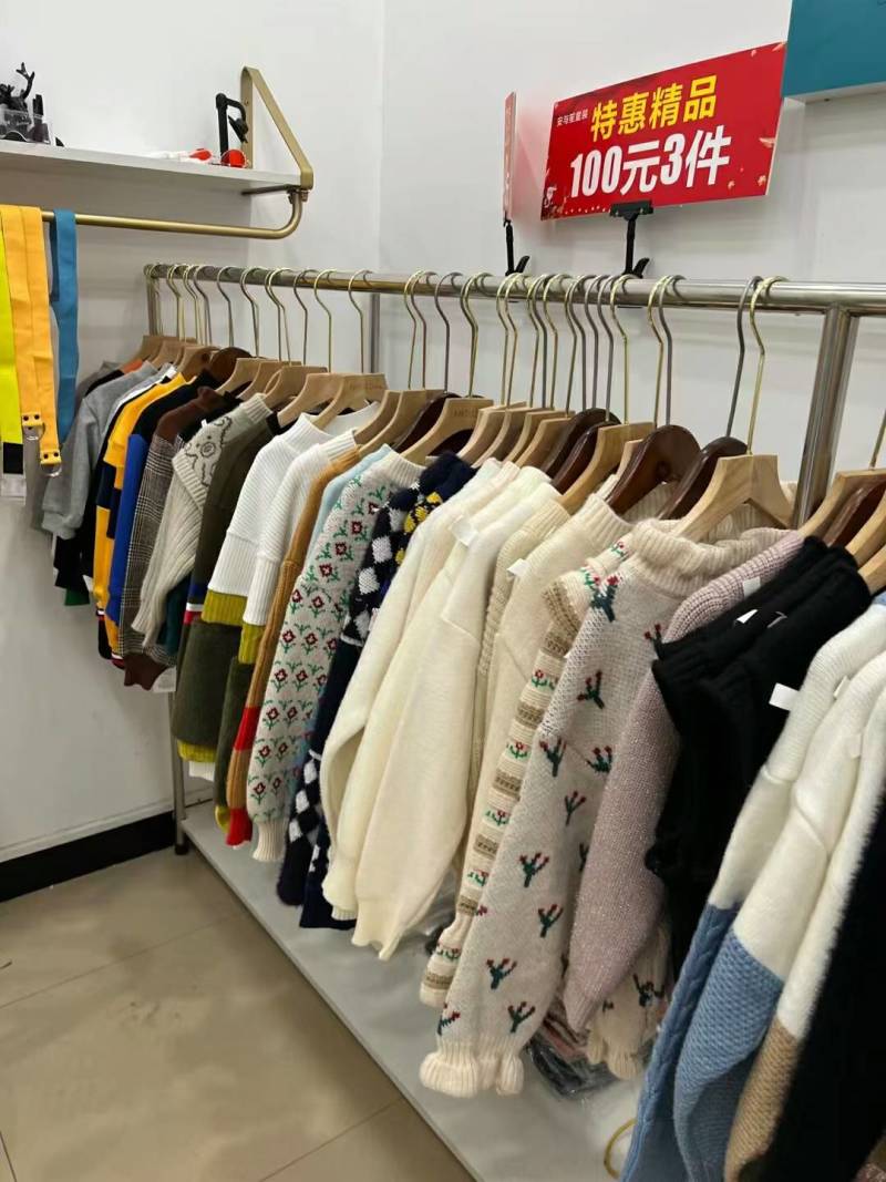 精品童装，实体店刚下架的货品，数量有限先到先得