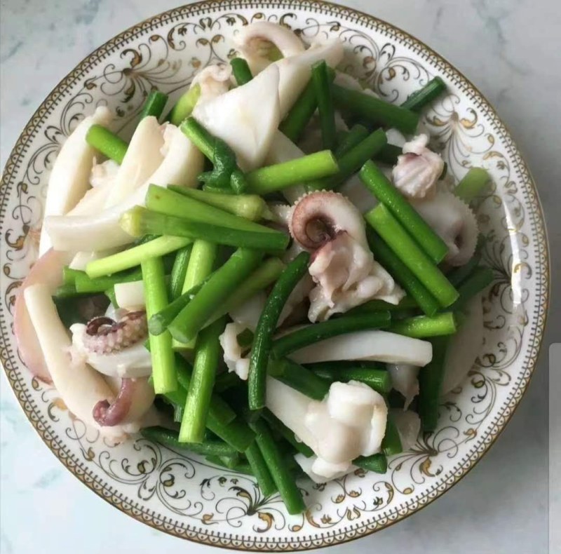 乌贼(乌贼头切碎盐磨鲜脆)