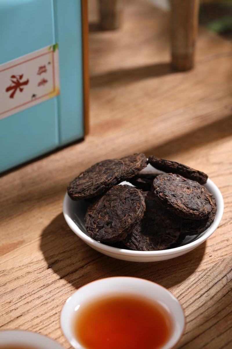 【冰岛普洱】2009年冰岛普洱小饼干熟茶礼盒装厂家批发