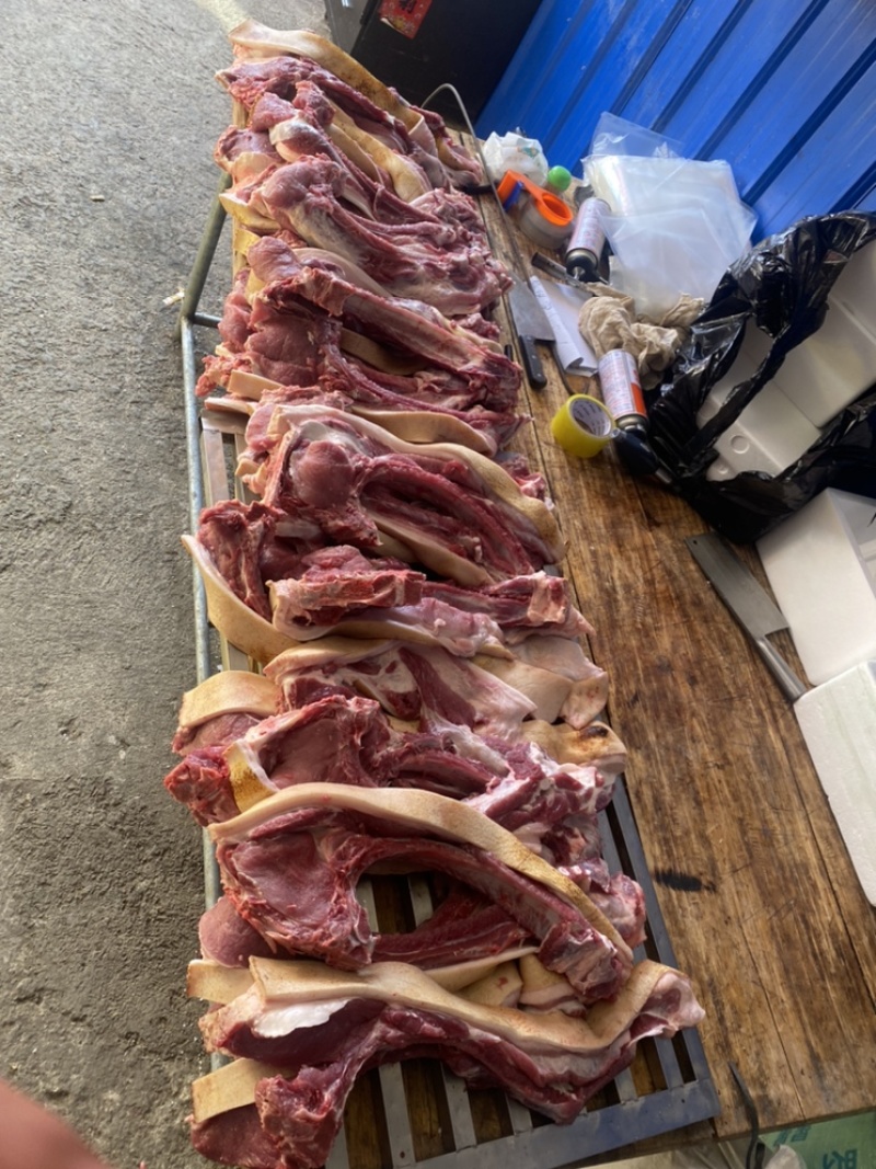 广宁放山土猪肉，养1年半以上