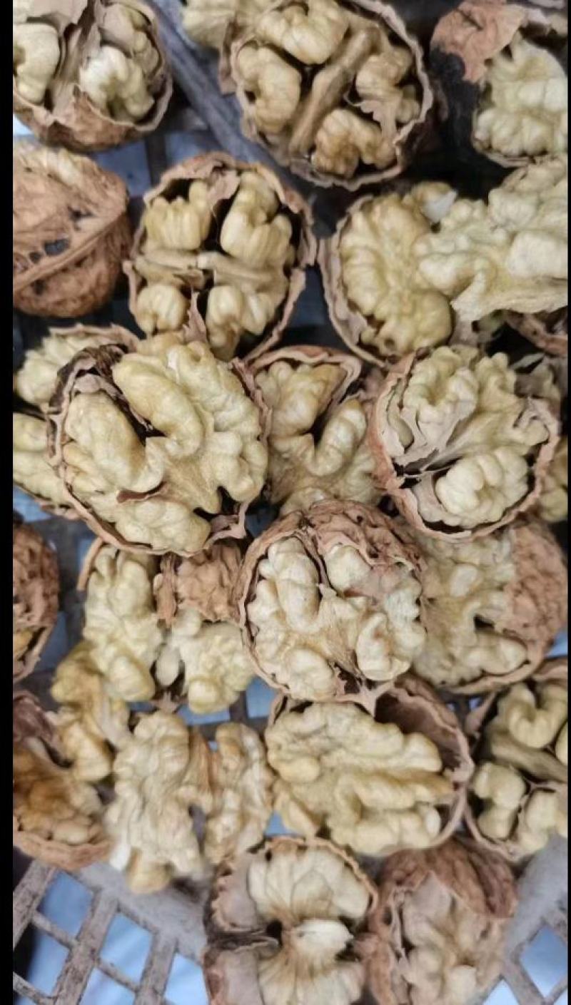 [热卖]云南薄皮核桃，皮薄肉厚，好质量产品