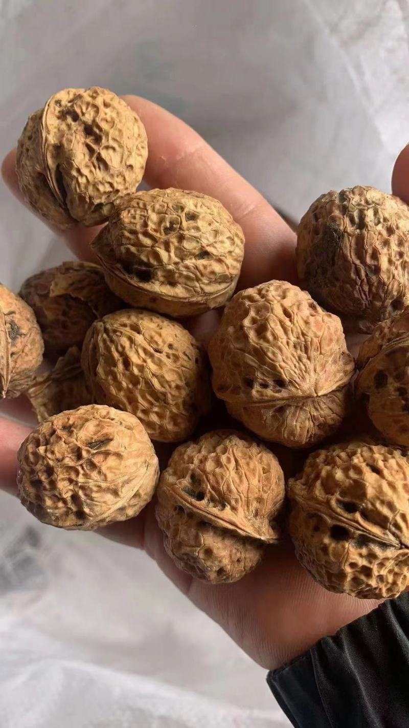 [热卖]云南薄皮核桃，皮薄肉厚，好质量产品