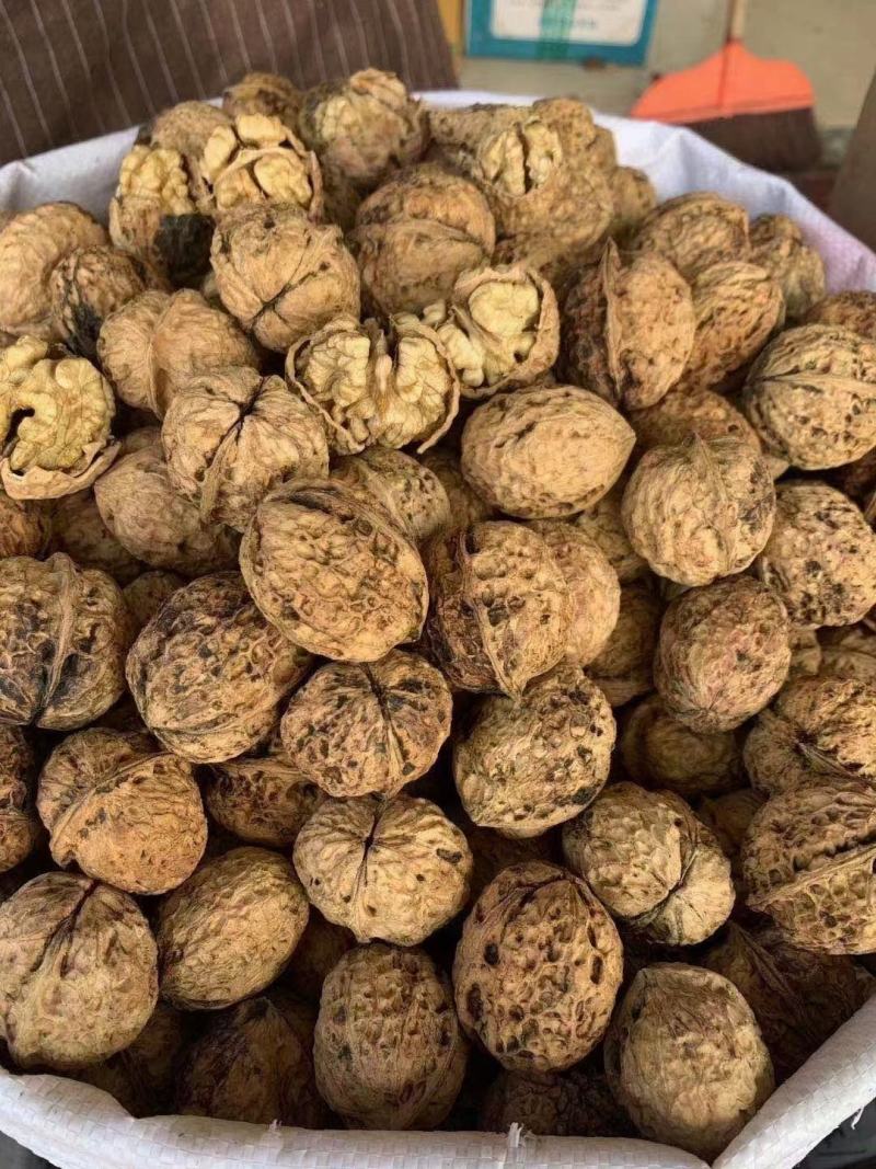 [热卖]云南薄皮核桃，皮薄肉厚，好质量产品
