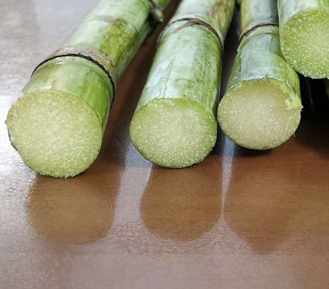 甘蔗榨汁过程展示