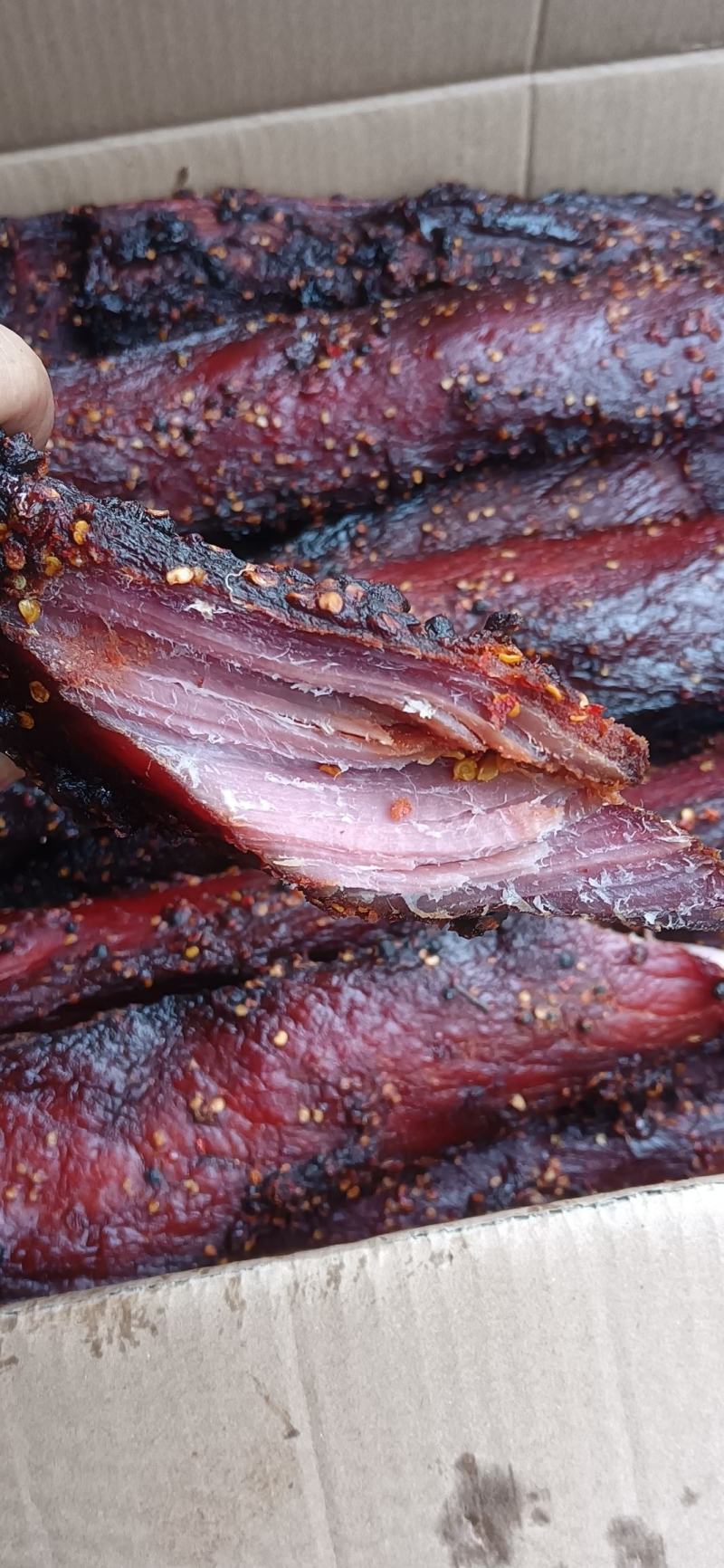 五香麻辣大块肉，里脊大块肉，颜色好，味道好，干度也好