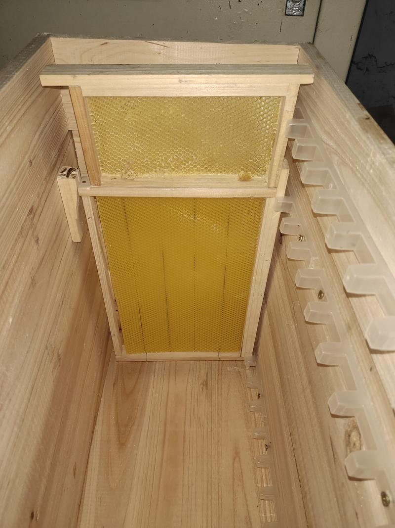 蜜蜂箱中蜂箱中蜂专用，四门五用比标准大三分之一，易保温好