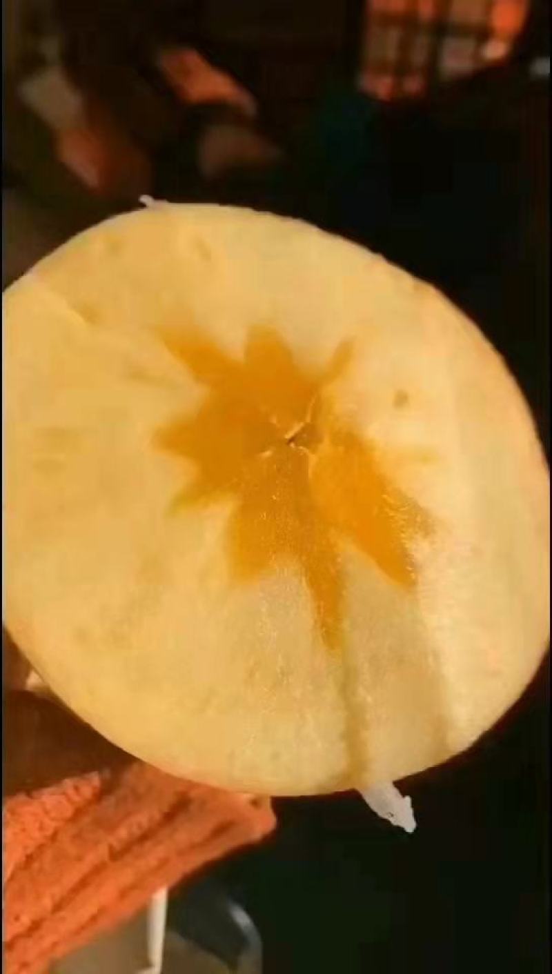精品红富士苹果继续订货，冷库货源，质量上乘，欢迎新老客户