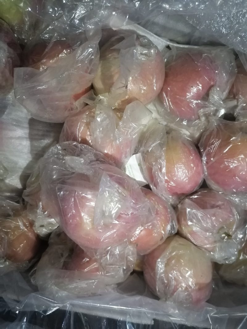 灵宝膜代富士色泽鲜艳，口感脆甜，价格便宜。欢迎选购！
