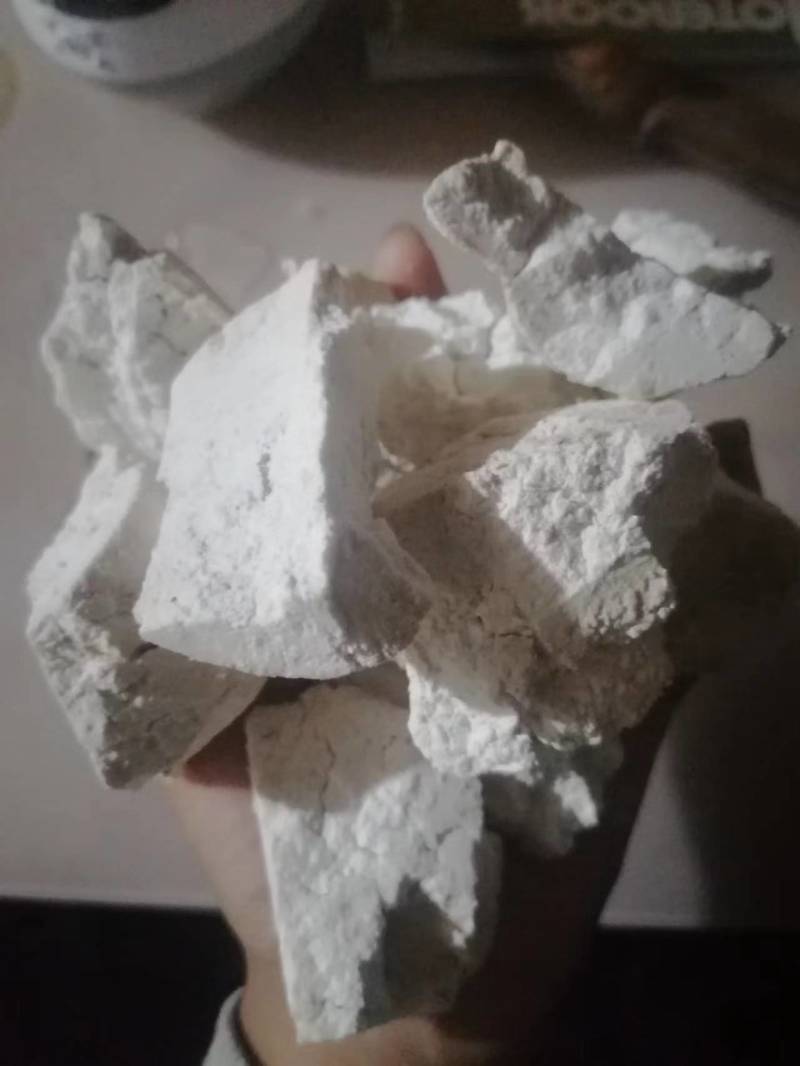 云南生茯苓纯白砣，生茯苓自然晾晒干，无硫。