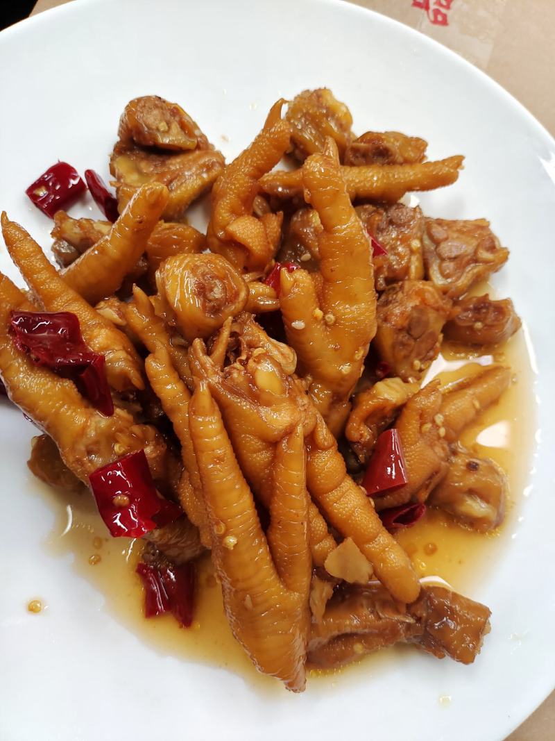 跑江湖地摊香辣鸡爪400克小吃零食香辣零食一手货源厂家批