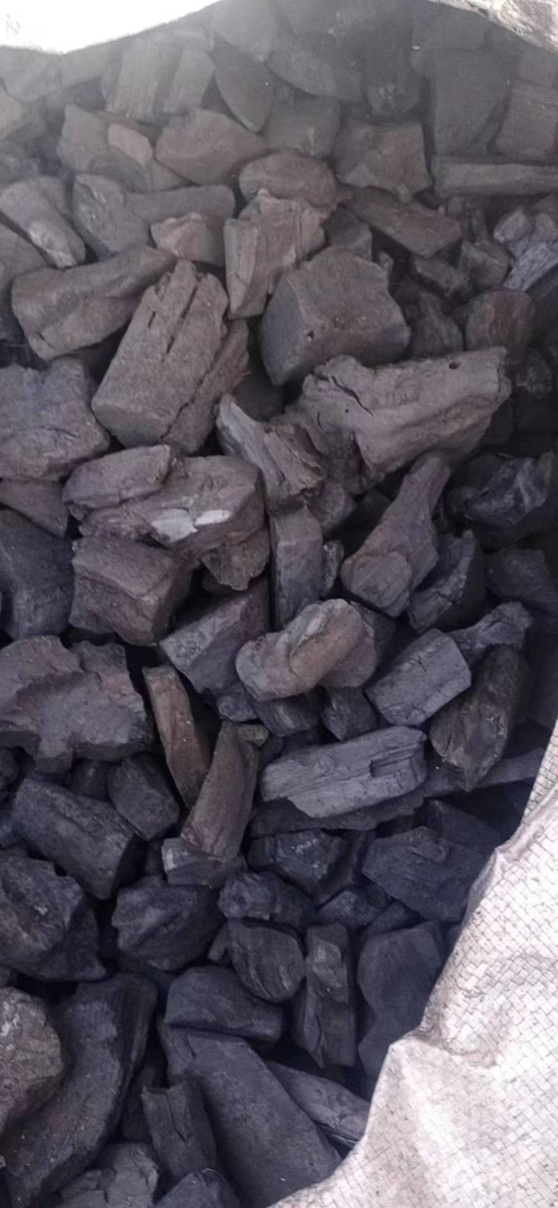 大量供应工业木炭苹果木炭荔枝木炭杂木炭质量好低价格