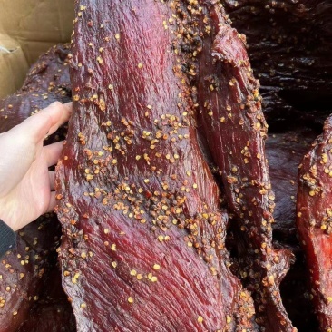 阿坝牦牛肉味大块肉牛肉味火爆麻辣五香牛肉味腊牛肉一手货