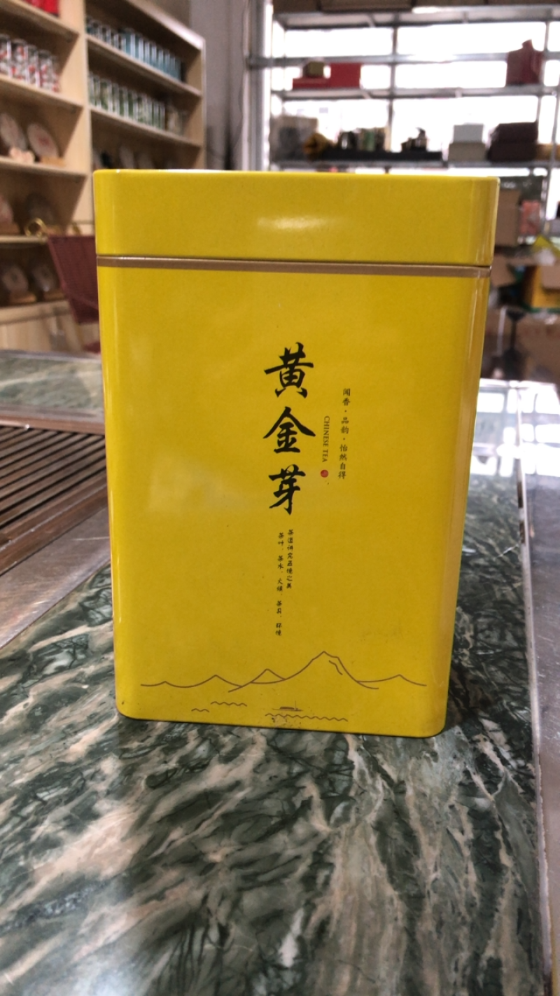 2024新茶上架头春黄金白茶，芽头肥壮均匀。