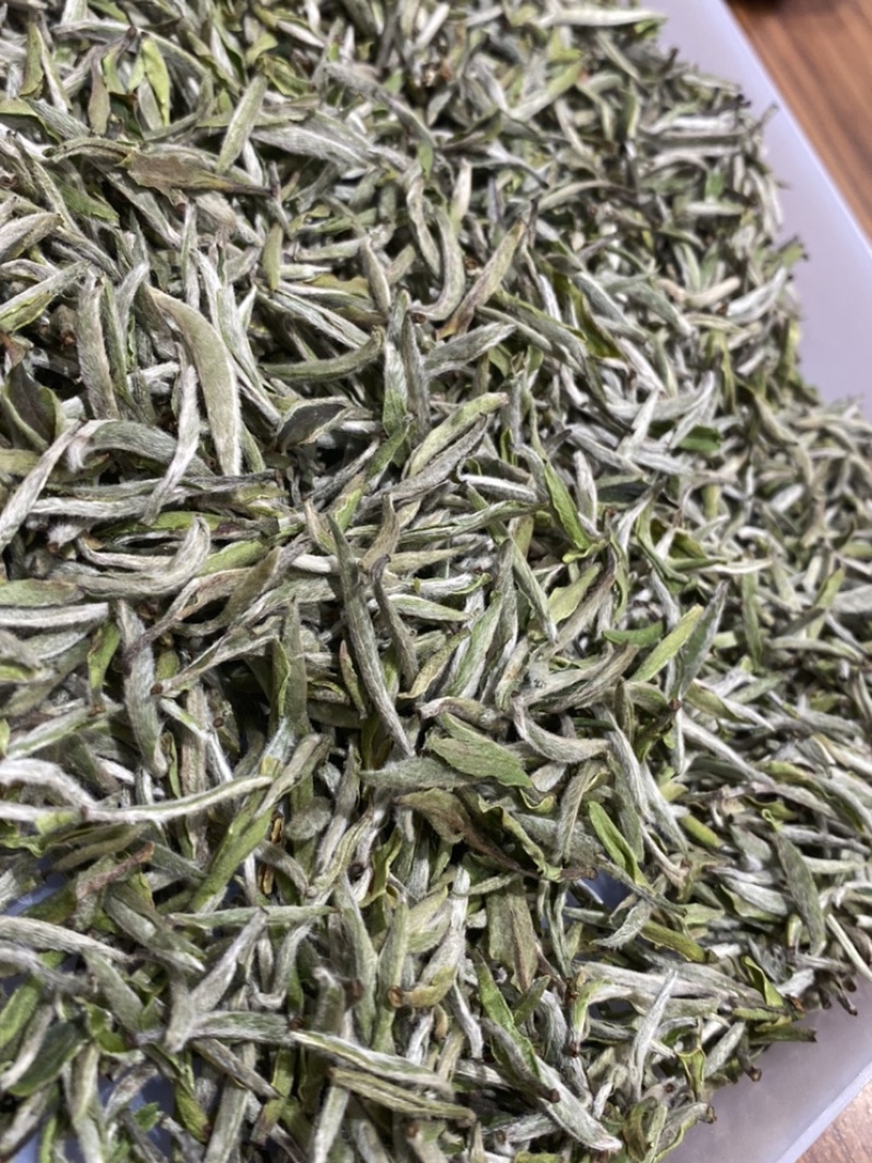 推荐2025的白毫银针白茶散装批发零售可带礼盒