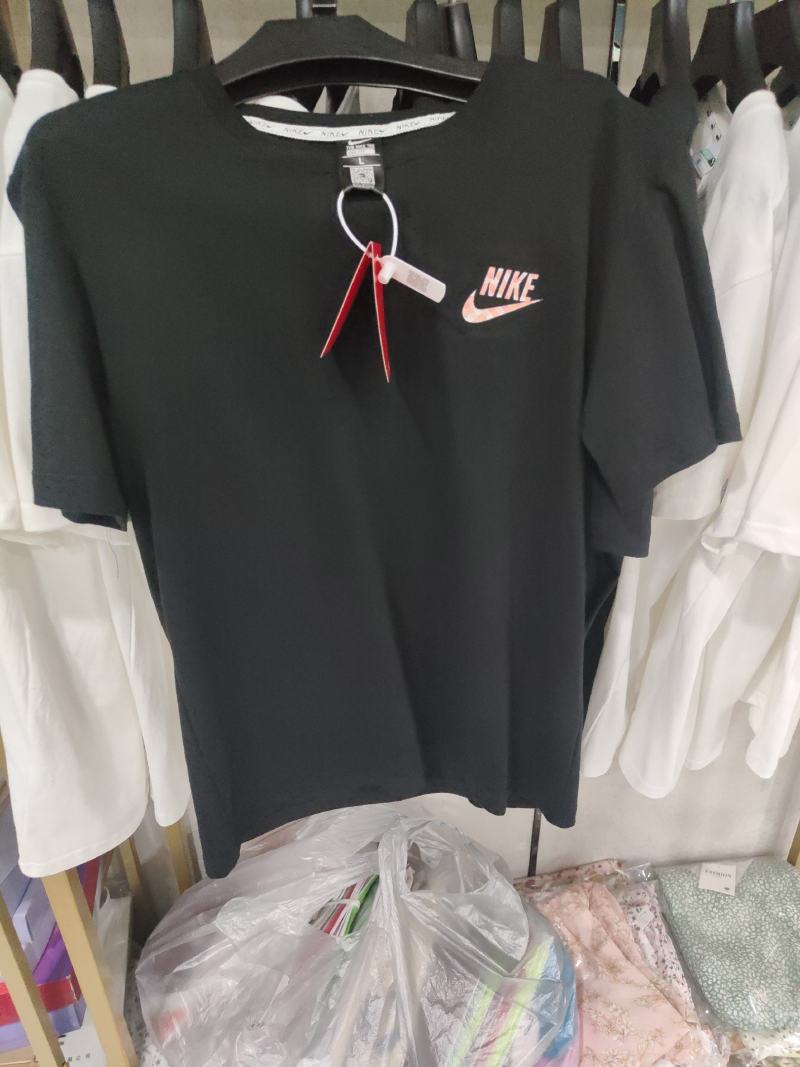 精品三标体恤