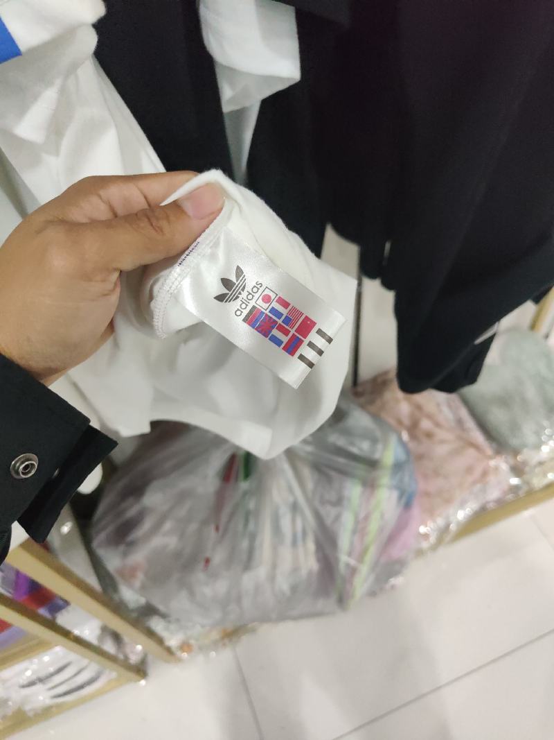 精品三标体恤