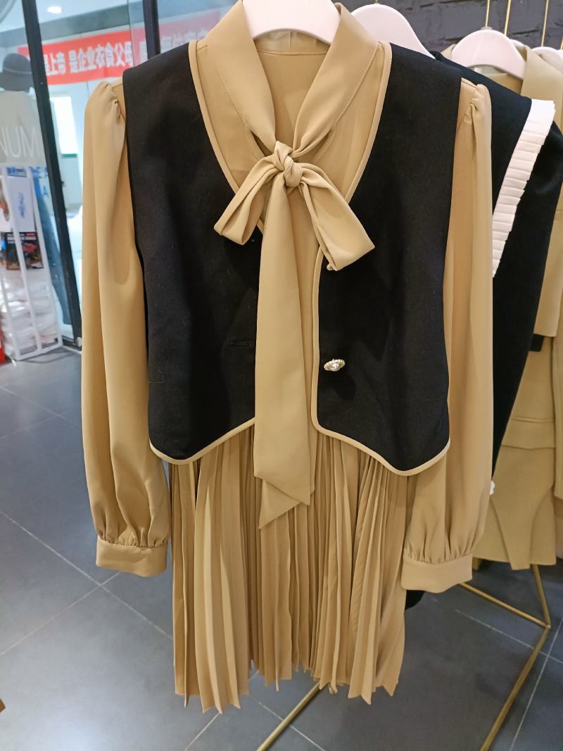 四季精品女装