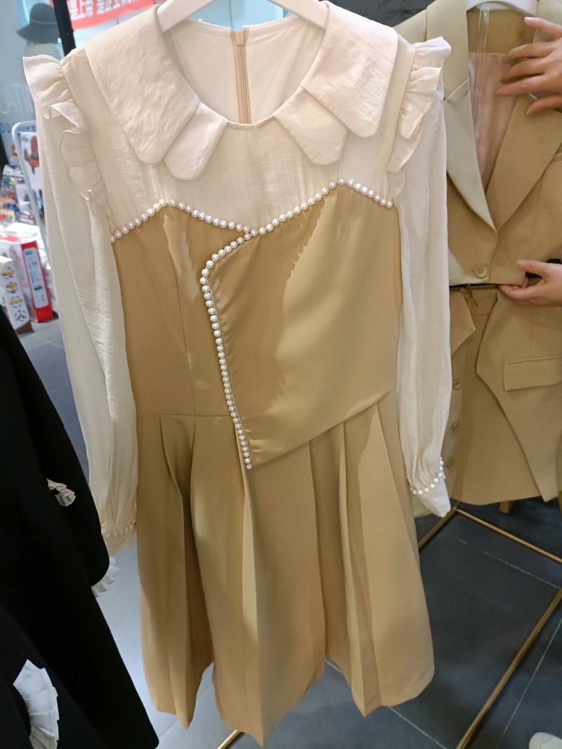 四季精品女装