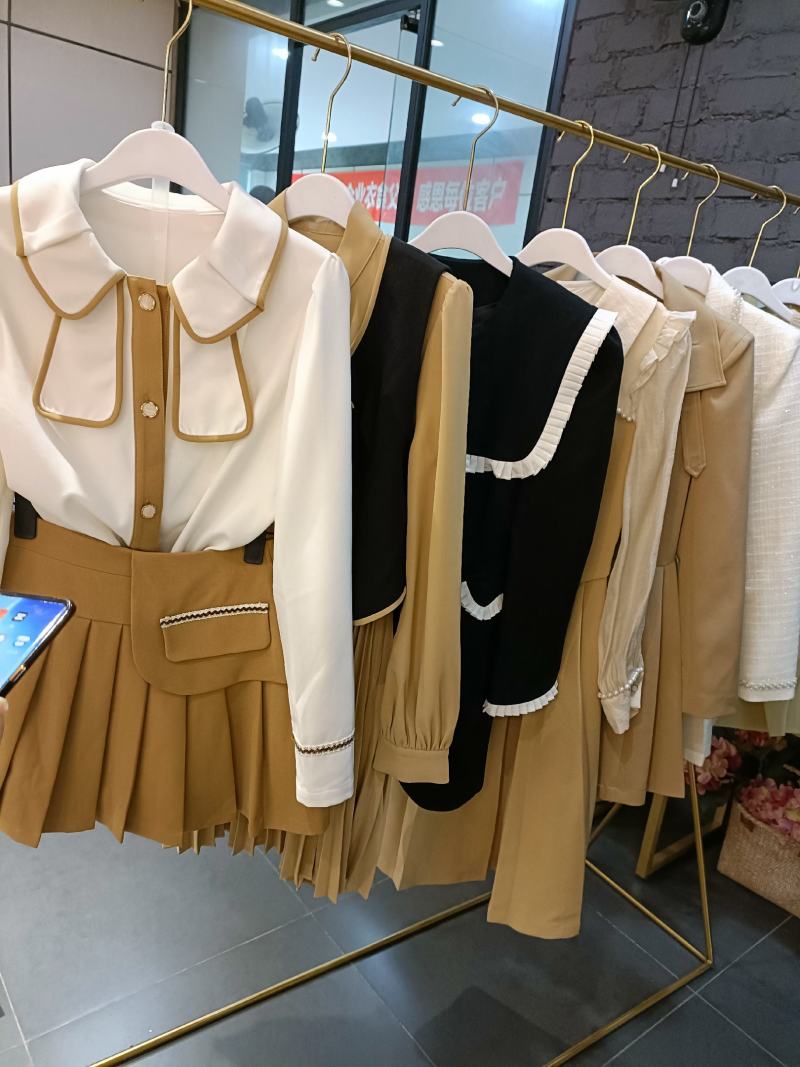 四季精品女装