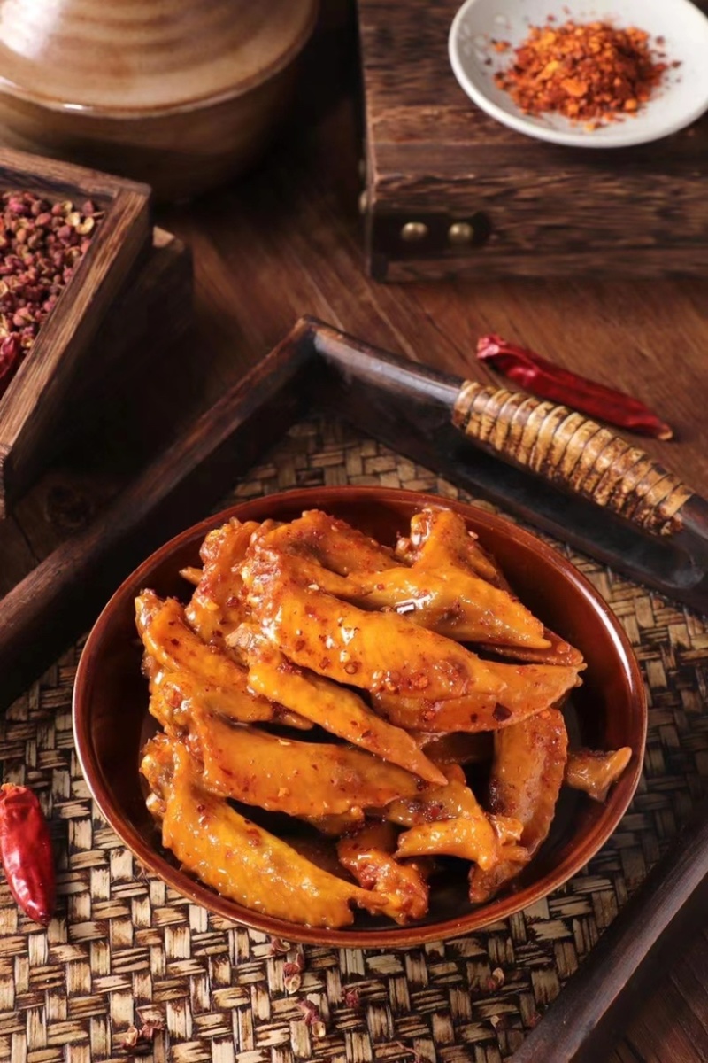 特色美食麻辣鸡翅鸡拐鸡爪凤爪冷吃鸡尖舌尖美味