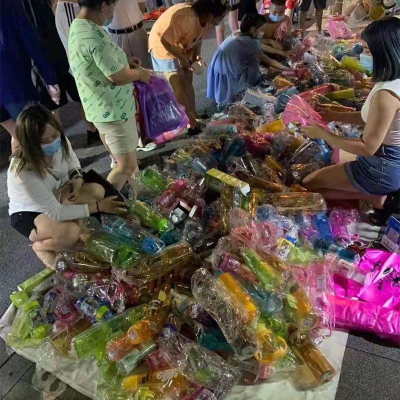 地摊太空杯地摊杯水杯摔不破塑料水杯库存太空杯批发塑料礼品