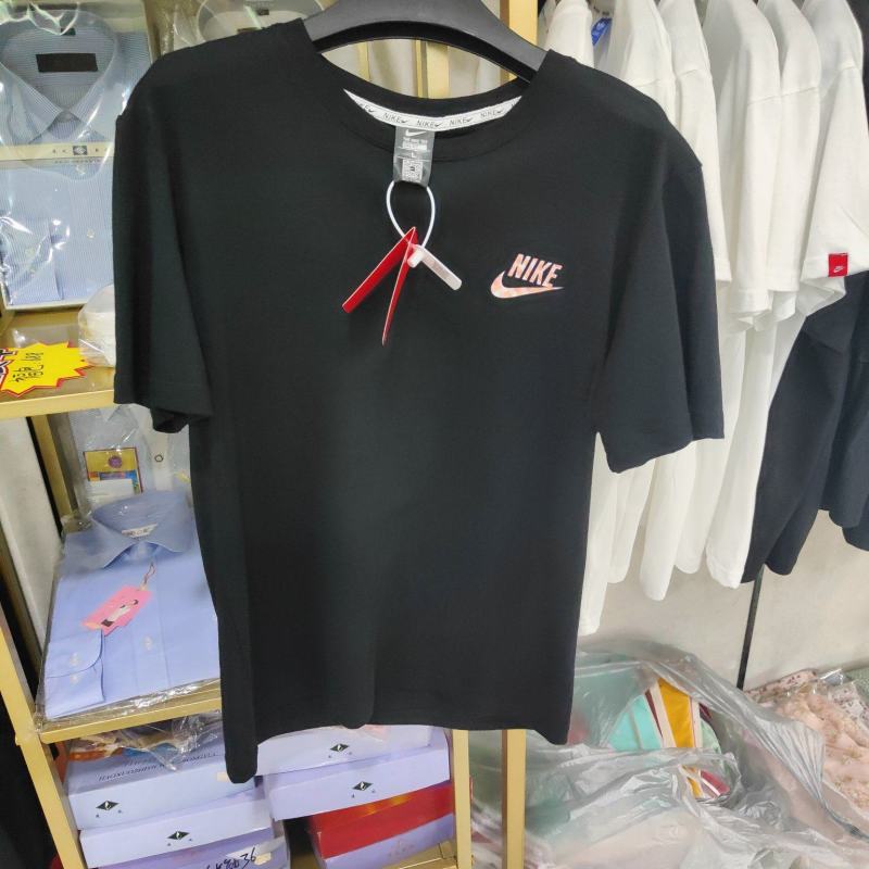 精品三标体恤