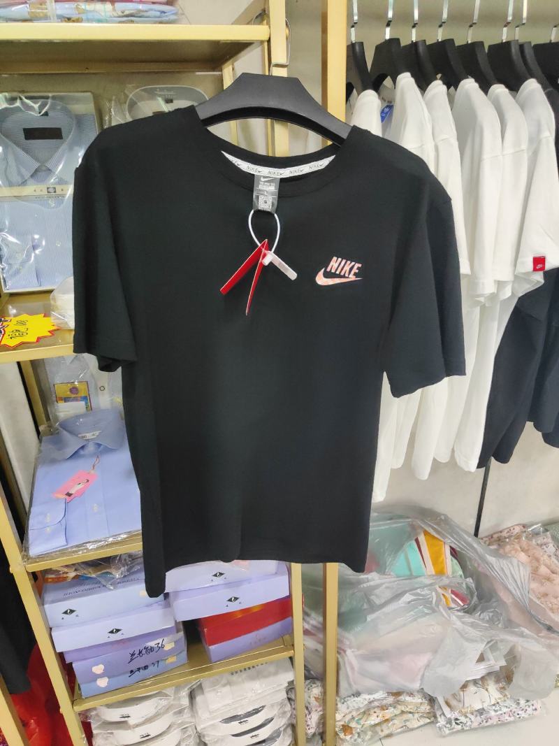 精品三标体恤
