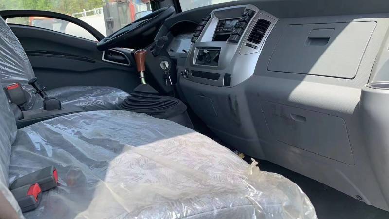 刚出车间欢迎订购奔马国五洒水车