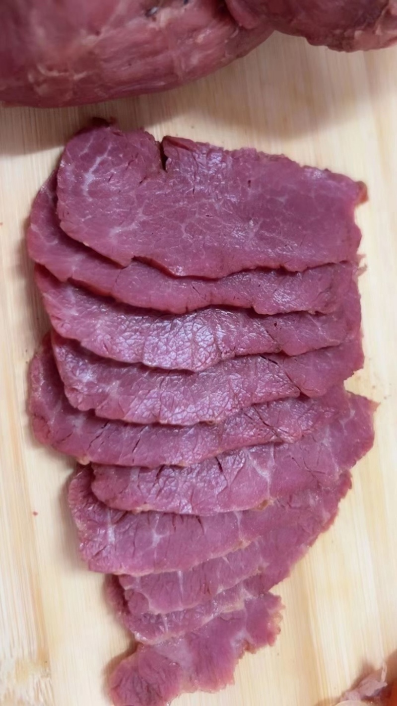 卤香腱子肉鼠腱肉酱香肉麻辣五香卤肉大块肉批发