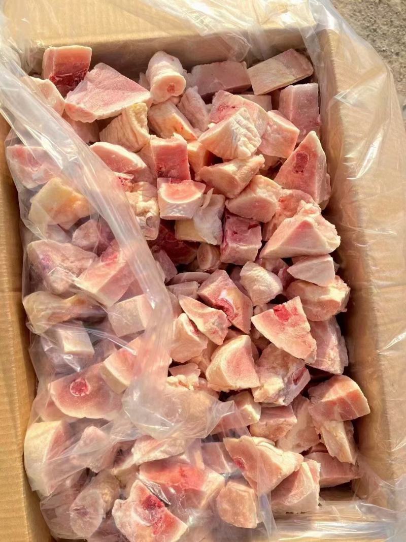 黄焖鸡块，厂家直发，资质齐全，价格合适。