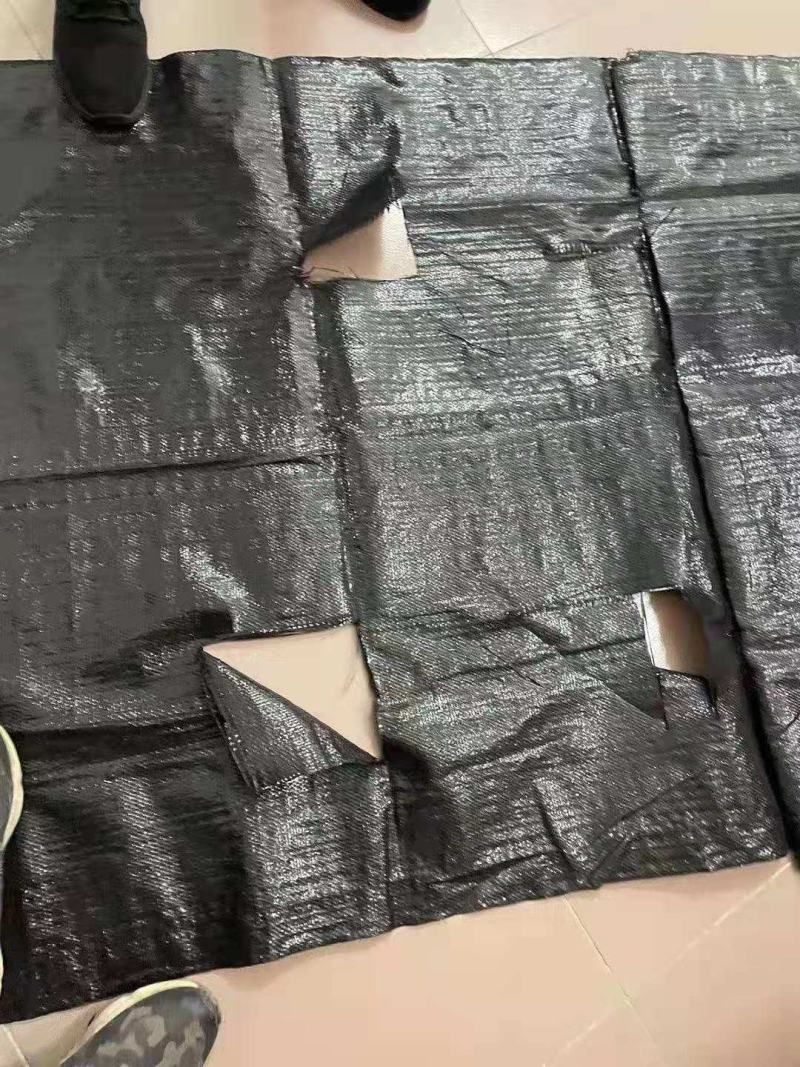 打孔pe防草布多少钱一米，加工单张，连续打孔