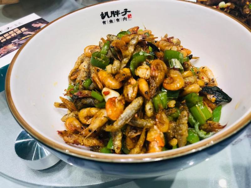 小鱼恋小虾