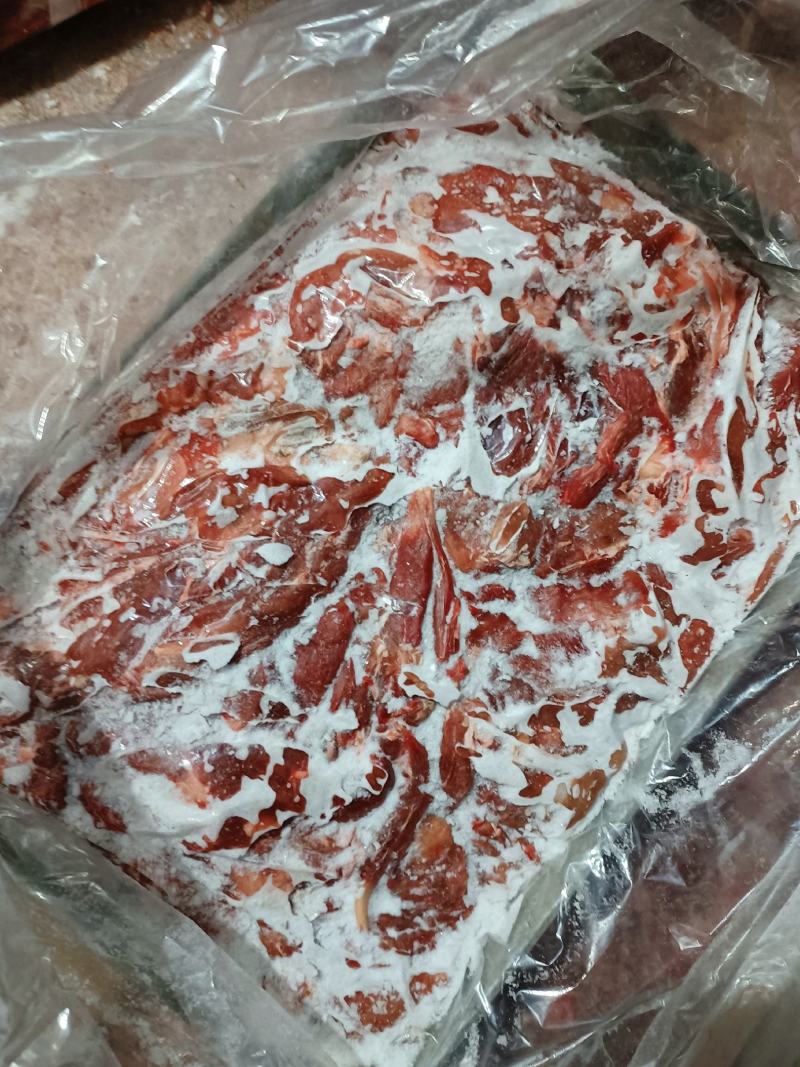 羊板肉纯干不调理。全国发货常年大量供应，羔羊腿肉