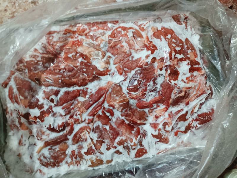 羊板肉纯干不调理。全国发货常年大量供应，羔羊腿肉