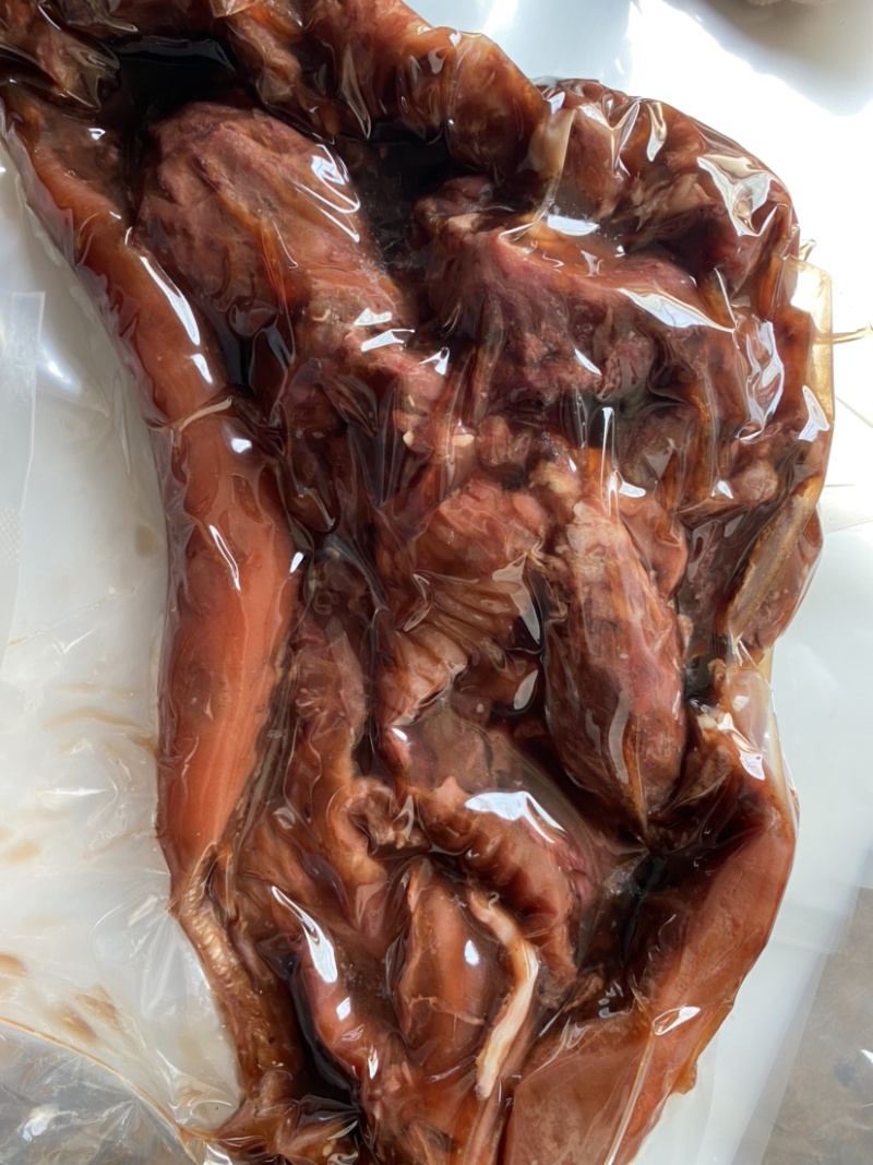 脱脂酱香猪头肉批发，肥而不腻，酱香浓郁