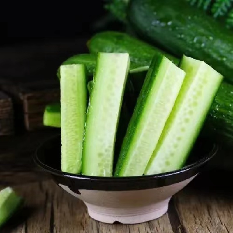 水果黄瓜，小黄瓜，常年供应，大量上市。